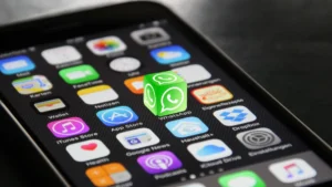 Megszűnhet a WhatsApp a régi telefonokon: sok felhasználót érinthet a változás