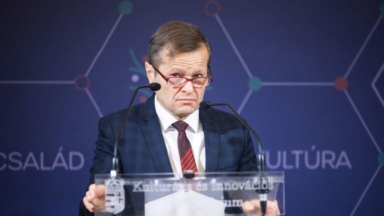 Nem érdekli az MTA-t Krausz Ferenc véleménye, hallgat a kormány tudományos világ ellen folytatott hadjáratáról