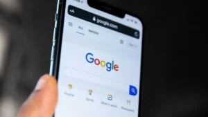 A telefonos helyadatok miatt büntették meg a Google-t, három funkcióval volt gond