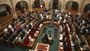 Magyar Péternél megint elszakadt a cérna, ezúttal Rétvári Bencéhez ment oda