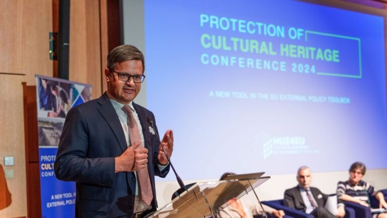 Ismerős arcok: itt a nagykövetjelölti dömping, veszélyben az EU-képviseletvezető széke?