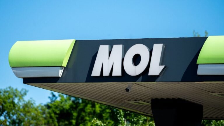 Megszólalt a Mol az Ukrajnának építendő üzemanyag-tárolóról