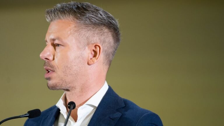 Magyar Péter: Kérem az Országgyűlést, hogy haladéktalanul függessze fel a mentelmi jogomat