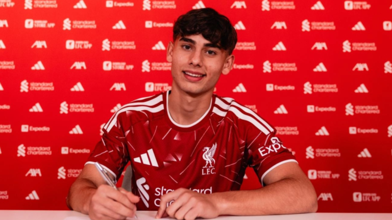 17 éves magyar labdarúgó kötött profi szerződést Liverpoolban