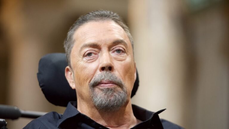 Kiderült Tim Curry halálának oka
