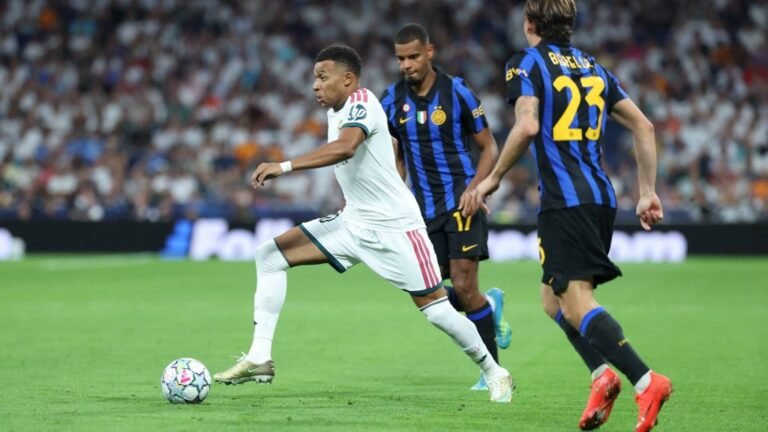Egyik Mbappé gólt szerzett, a másik pirosat kapott, Haaland duplázott