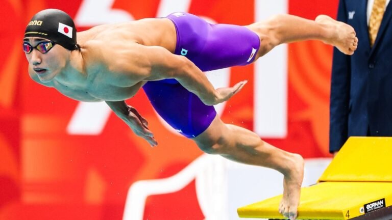 Phelps óta nem látott világrekord, 17 éves japán úszó robbant be a köztudatba