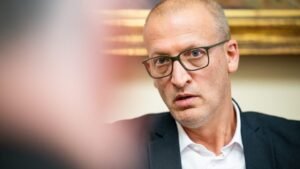 Tarr Zoltán: A közmédia és az MTI megválasztandó vezetőinek a nyilvánosság felé kell majd elszámolniuk