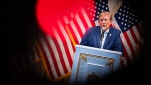 Trump komoly gesztust tett Putyinnak: felfüggesztette az Oroszország elleni szankciós csomagot