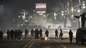 Az albán elnök a durvuló diáktüntetésről: Választás van, nem forradalom
