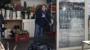 TikTokon mozgósították a Barcelonában fosztogató fiatalokat