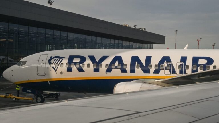 Felszólította a Ryanair a magyar kormányt, hogy csökkentsék a repülőtéri költségeket