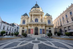 Kezdeményezi a Pécsi Nemzeti Színház igazgatójának elmozdítását a város polgármestere