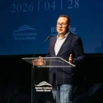 Biznisznek sem rossz egyházi misszió: százmilliók kötnek ki az elnök cégeinél