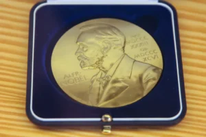 Ők a legesélyesebbek idén az irodalmi Nobel-díjra az egyik legnagyobb brit fogadóiroda szerint