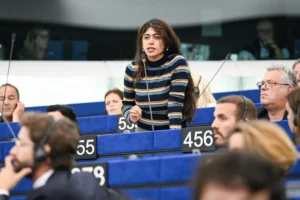 Botrányt okozott egy EP-képviselő a Hamász 2023-as terrortámadására emlékező kiállításon