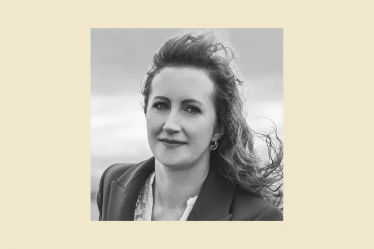 Roisín O'Donnell: Fészek (részlet)