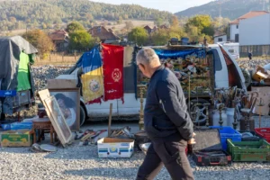 A ringlispíl ugyanaz, de a régi bunda inkább már csak látványosság a feketetói vásáron