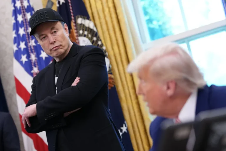 Telegraph: Musk javasolta Trumpnak a Starlink lassítását Ukrajnában
