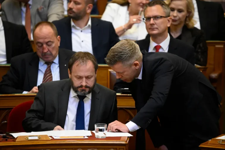 Jön a Tisza első büdzséje: Magyar Pétertől már most többet várnak a befektetők, mint amivel ő elégedett lenne