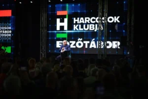 Az NRÜ neve tűnt fel egy tavalyi fideszes rendezvény mellett, az állami cég szerint hiba történt, semmi közük pártrendezvényekhez