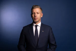 Magyar Péter: A rezsicsökkentés megtartásában nem, a családtámogatások kérdésében viszont nagy vita volt a kormányban