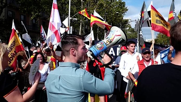 Spanyolország: a nemzeti ünnep a területi egységet hangsúlyozza Barcelonától Ceutáig