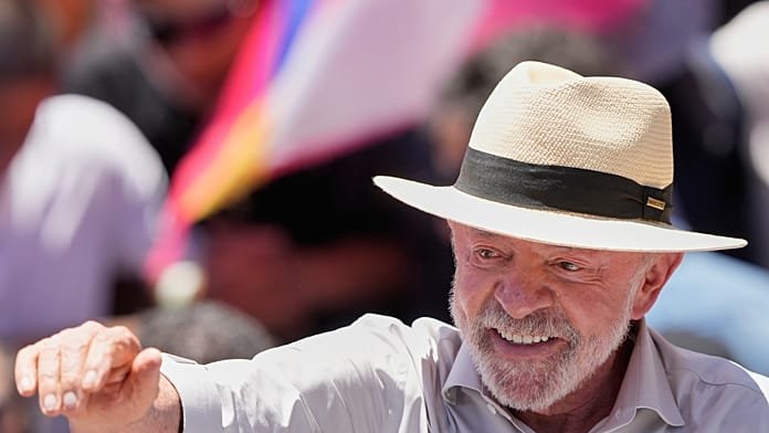 Lula da Silva kormánya csökkenti az üzemanyagárakat a választások második fordulója előtt