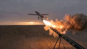 Dermesztően gyors lett, mégis lelövik. Meddig fenyeget a sugárhajtású drónok terrorja?