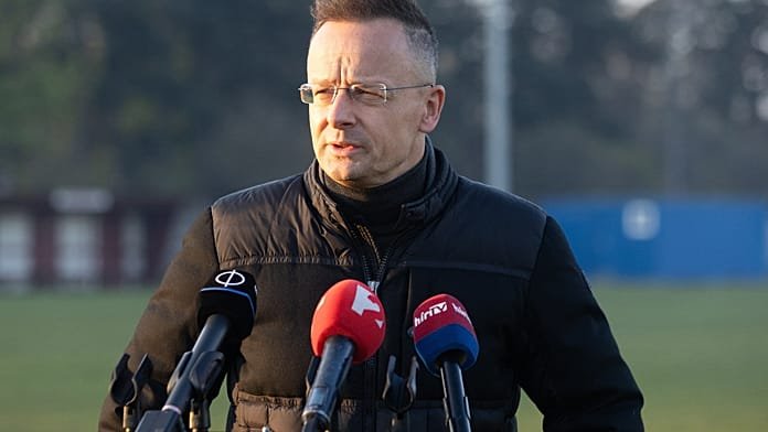 Hétfőn hallgatná meg a Nemzetbiztonsági Bizottság Szijjártó Pétert