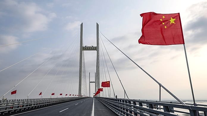Megnyílt az új, négysávos híd Kína és Észak-Korea között, több mint egy évtizedes késéssel