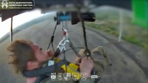 Ukrajna drónnal emel ki sebesült katonát az első vonalról