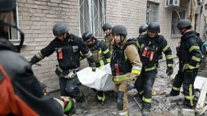 Újabb légicsapások érték Zaporizzsját, 17 ember meghalt: az orosz hadsereg nagy erőkkel támadja Ukrajnát