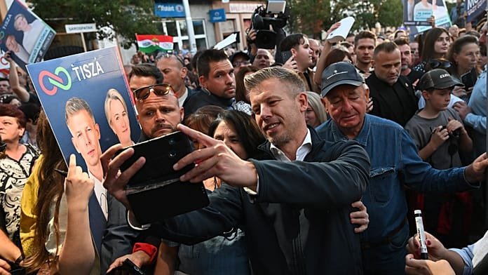 Magyar Péter: az NKA-ügy kérdésessé teszi, hogy a fideszes képviselők jogszerűen ülhetnek-e a parlamentben