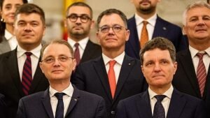 Esküt tett az új román miniszterelnök, Luca Niculescu, és kormánya