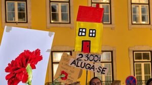 Portugália: a lisszaboni lakhatási válság tiltakozást vált ki a parlament előtt