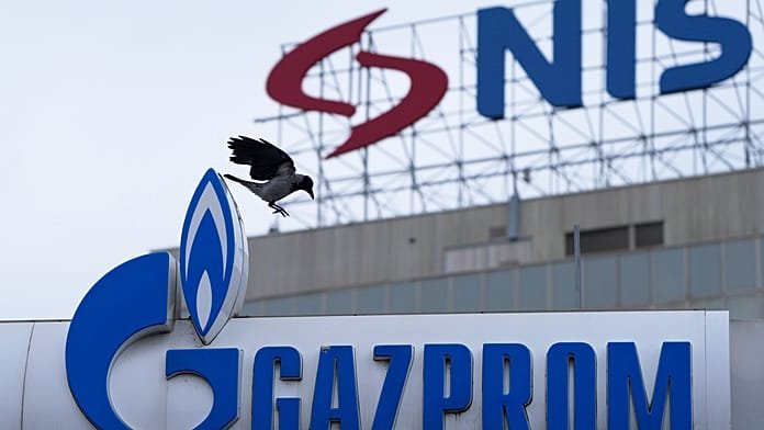 A Gazprom csak áltatja a MOL-t, és nem fogja eladni neki a szerb olajvállalatot – értesült a Forbes