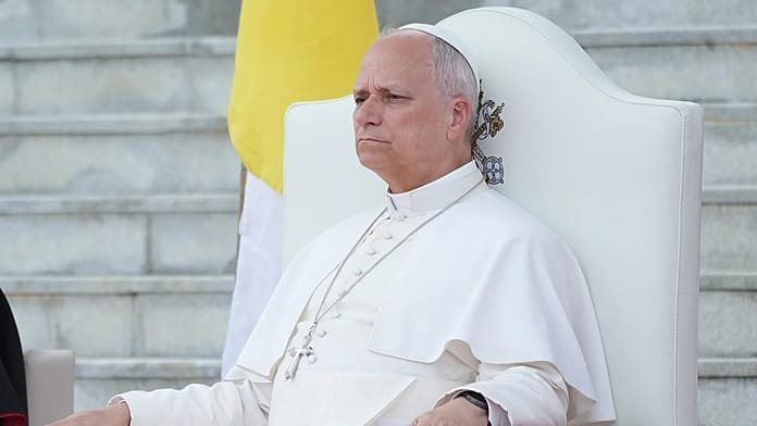 XIV. Leó pápa találkozik a papi visszaélések áldozataival latin-amerikai útján