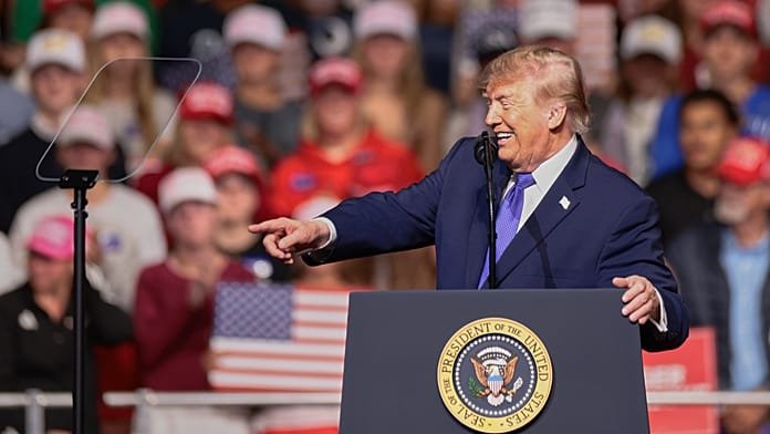 Még a pápa is szavaz: az időközi választások fontosabbak lehetnek a világnak, mint Amerikának