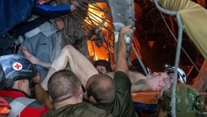 Oroszország rakétákkal és drónokkal támadja Harkivot és Lvivet, három civilt megöl