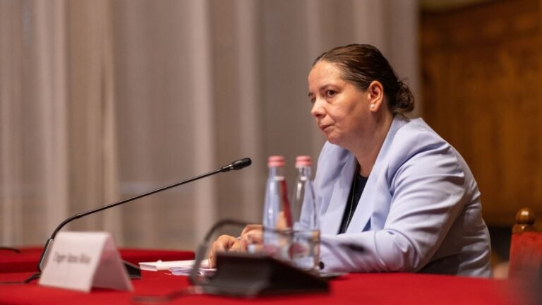 Kétszemélyes hivatalként hajtott végre történelmi tettet az NVVH, de a kínos kérdésekre nem válaszolnak