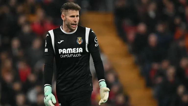 Gulácsi Pétert megvédte a Villarreal edzője a kőkemény kritikák után