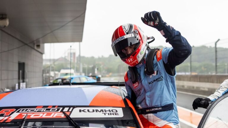 Őrület, mit művelt Michelisz Norbert Kínában, csapattársa biztonsági őrnek nevezte