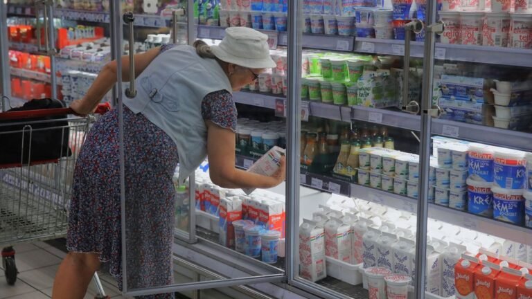 Árrésstop eltörlése: örülhetnek a kereskedők, eljött az ő idejük, Magyar Péter most sem a családoknak fog kedvezni