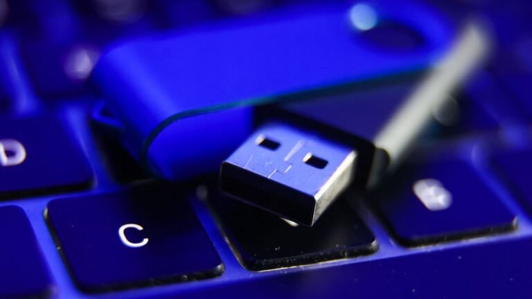 Eltűnt több ezer pendrive a titkosszolgálattól: szigorúan titkos adatok veszhettek el, tehetetlenek az ügynökök