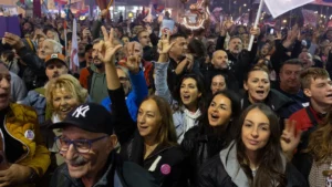 Szerb választások: győzelmet hirdettek az egyetemisták