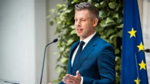 „Pici szuverenitás” és kétmilliárd euró – ezt adta fel Magyar Péter kormánya eddig