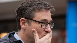 A szent tehenek levágására készülő Karácsony Gergely bocsánatot kér a kerületi polgármesterektől