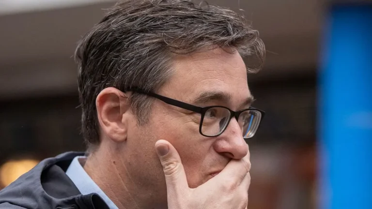 A szent tehenek levágására készülő Karácsony Gergely bocsánatot kér a kerületi polgármesterektől
