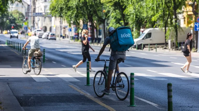 Nagyon sokakat érintő bicikliút épül Budapesten